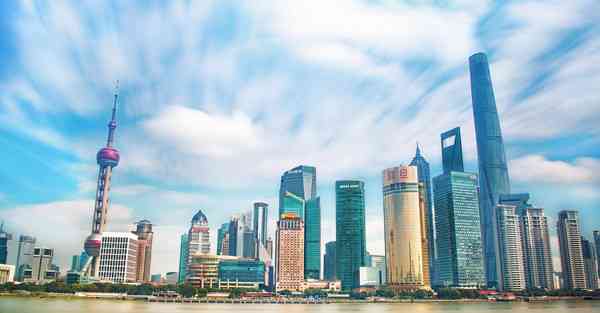 人工智能机器人和人谈恋爱