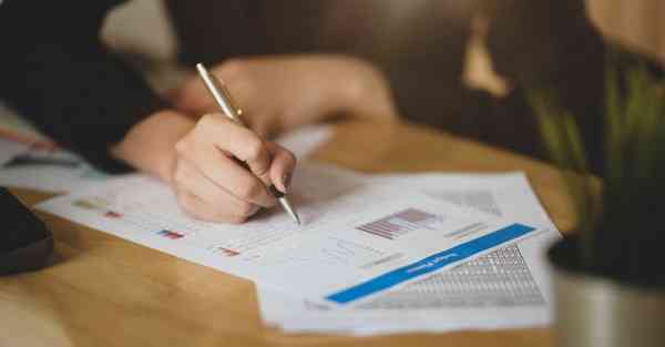 一年只开一次的AI绘画花（一年开一次花的朋友圈说说）