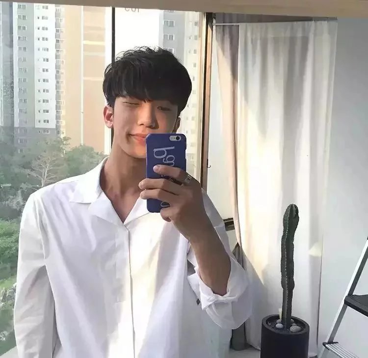 成威竹妮